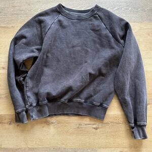 Gap black crewneck sweatshirt with